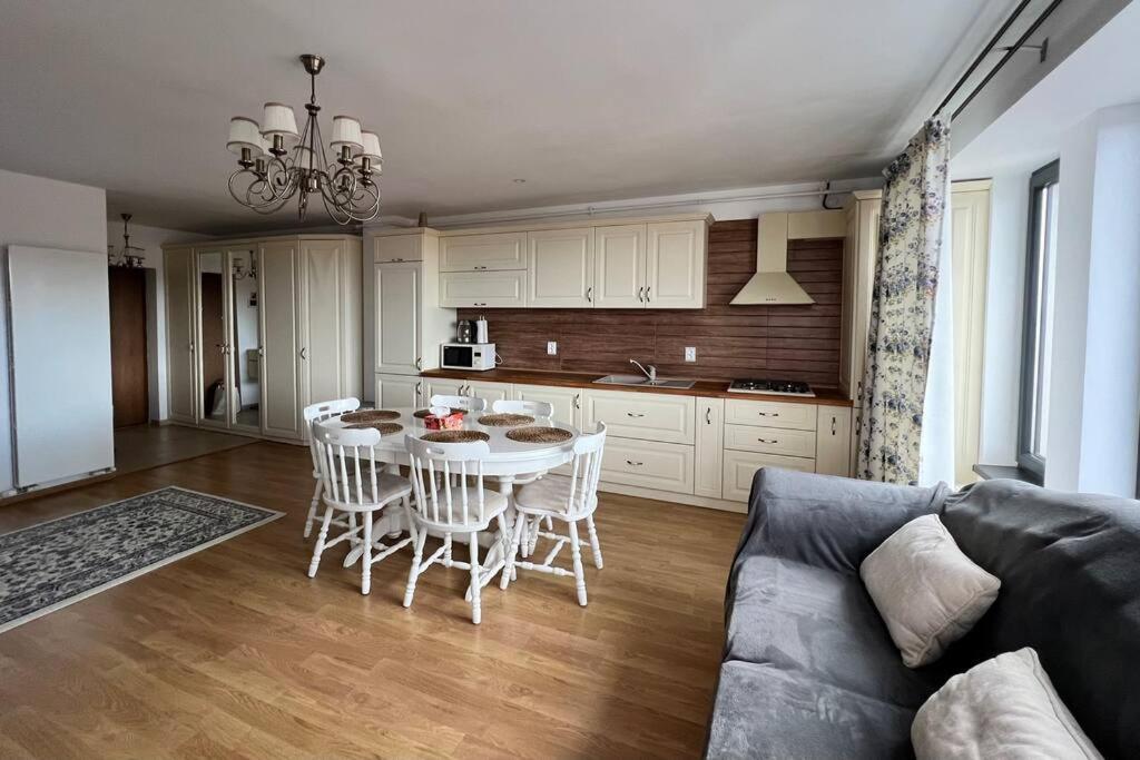 Central Apartment With Panoramic View Брашов Экстерьер фото